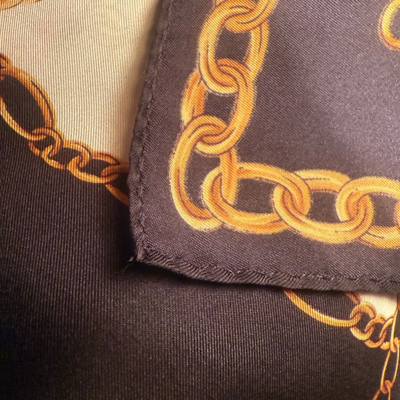Oscar de la Renta silk scarf - Picture 5 of 7
